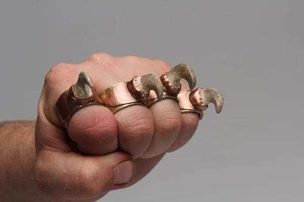 Claws (Punch)