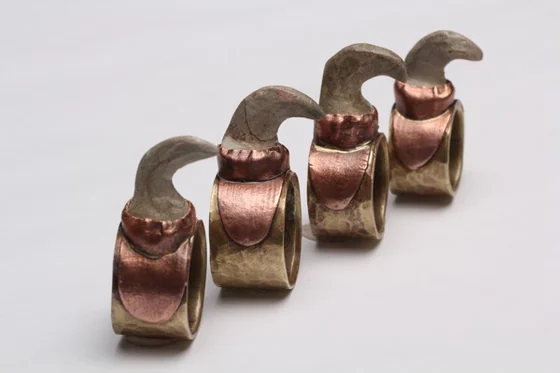 Claws (Row)